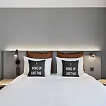 Hotel Moxy Expo Berno