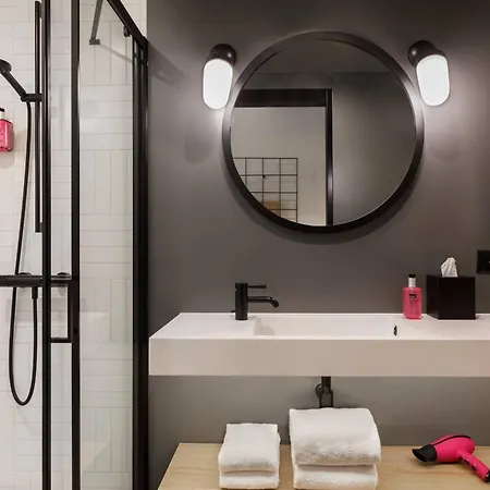 Ξενοδοχείο Moxy Expo 3*