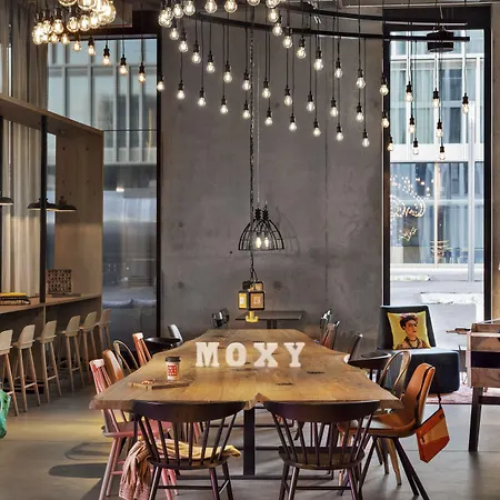 Ξενοδοχείο Moxy Expo 3*