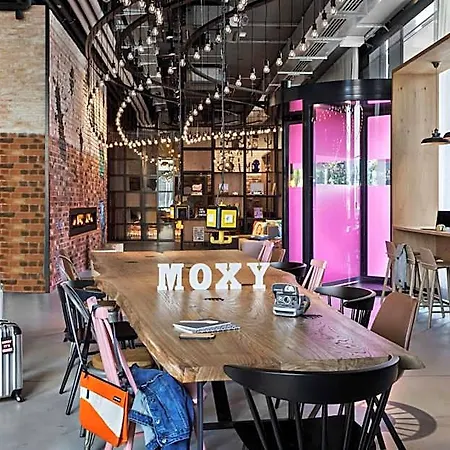 Ξενοδοχείο Moxy Expo