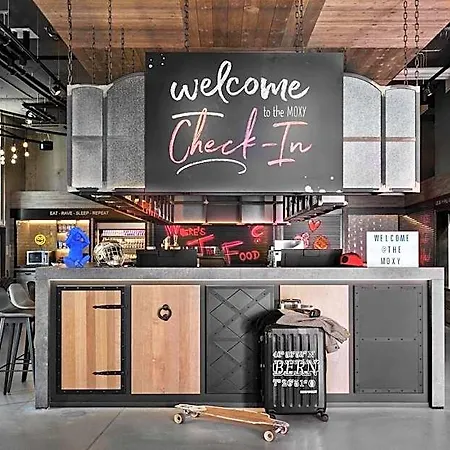 Ξενοδοχείο Moxy Expo 3*