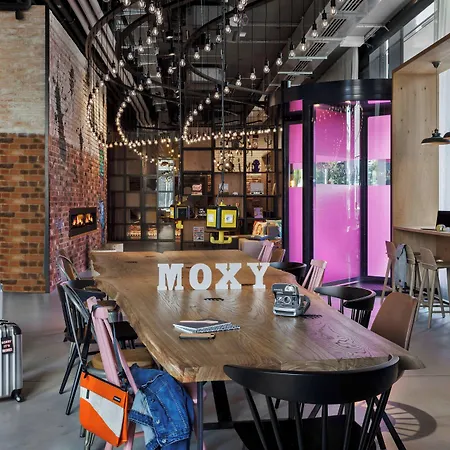 Moxy Expo Szálloda Bern
