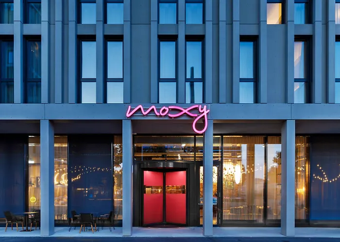 Moxy Expo 酒店